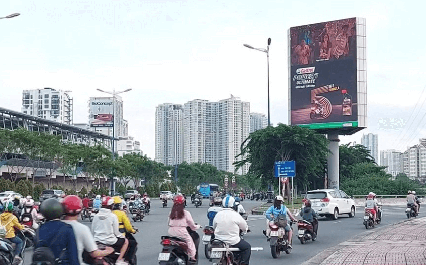 man-hinh-chan-cau-sai-gon Quảng cáo màn hình LED chân cầu Sài Gòn