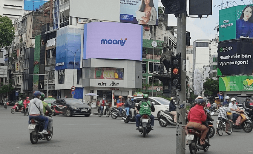 Quảng cáo màn hình LED Ngã sáu Phù Đổng